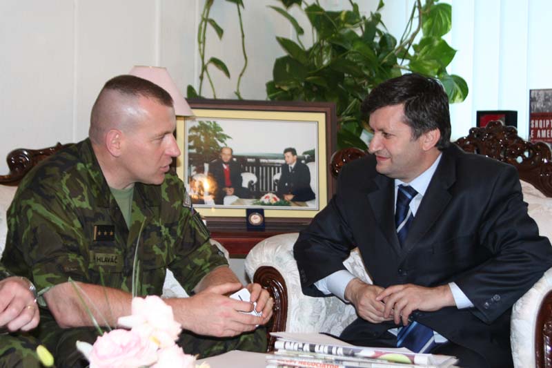 Velitel jednal se starostou Pritiny